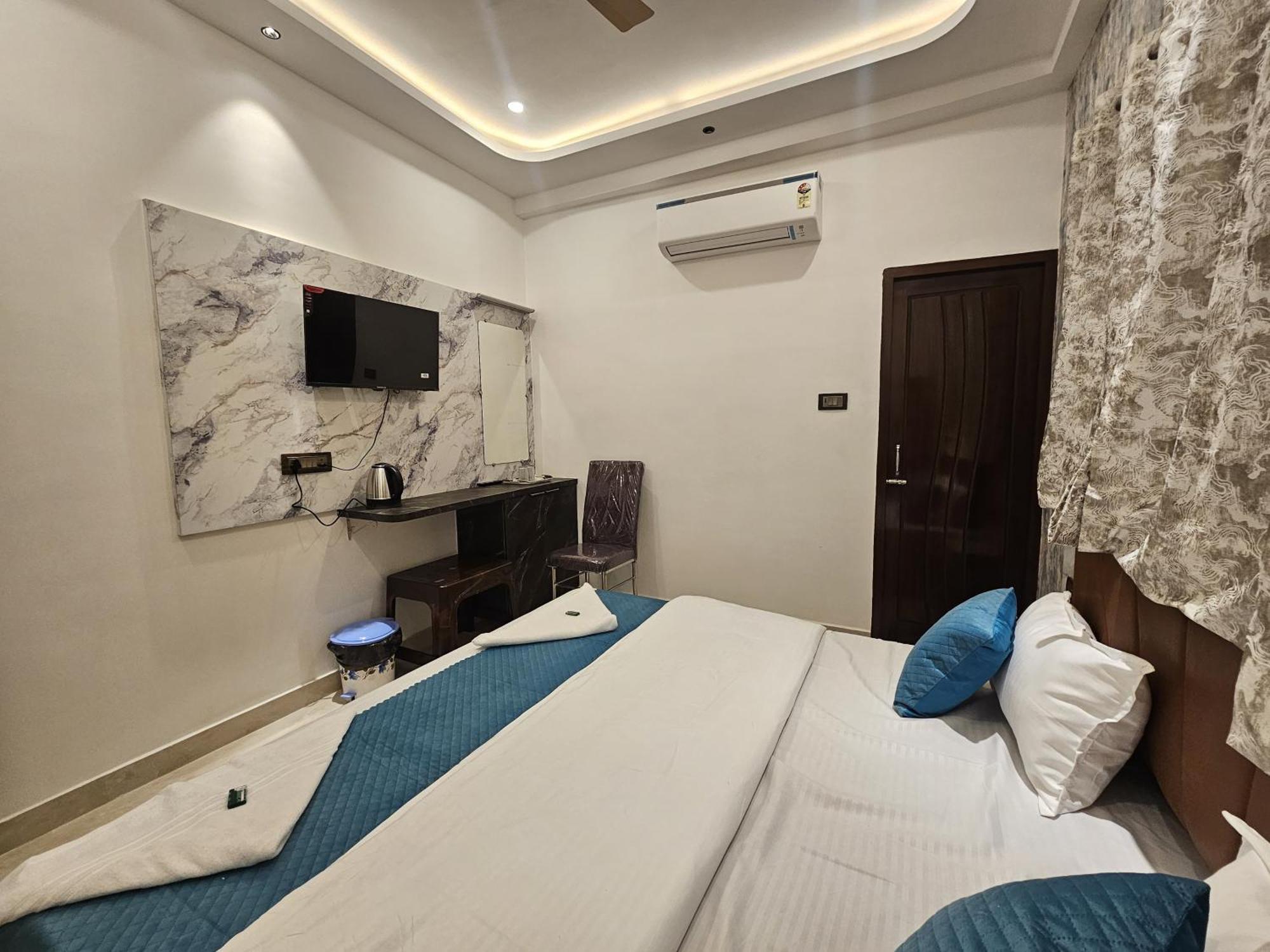 Hotel Mm Grand à Bénarès Extérieur photo