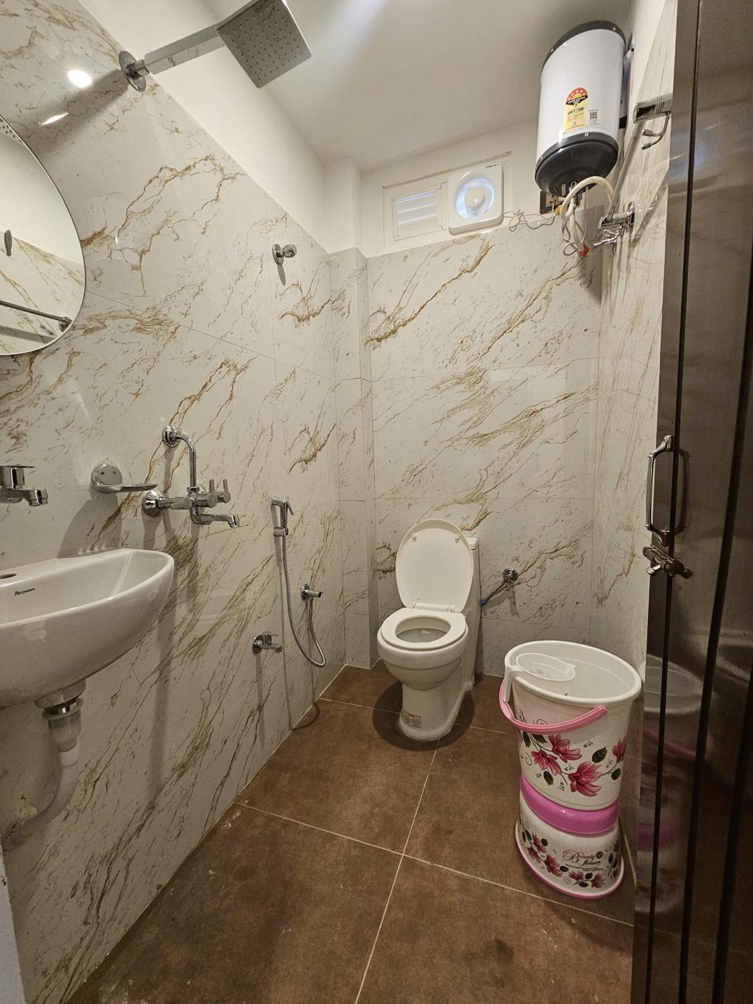 Hotel Mm Grand à Bénarès Extérieur photo